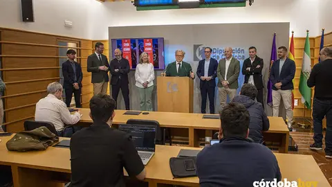 Salvador Fuentes interviene, durante la presentaci&oacute;n de los encuentros amistosos que disputar&aacute;n las selecciones Sub 17 de Espa&ntilde;a y Ucrania FOTO DIPUTACI&Oacute;N DE C&Oacute;RDOBA