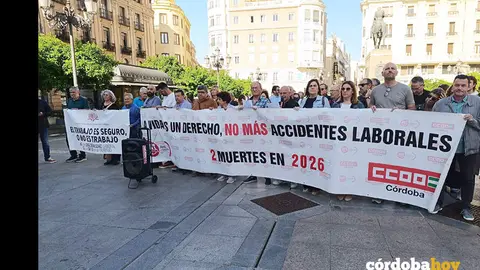 Concentraci&oacute;n de CCOO y UGT por el D&iacute;a Mundial de la Seguridad y&nbsp;la Salud en el Trabajo que se celebra el martes FOTO UGT