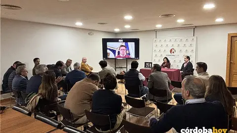 Reuni&oacute;n de empresarios afectados por la huelga de gruistas en C&oacute;rdoba, en una imagen de archivo FOTO CONSTRUCOR