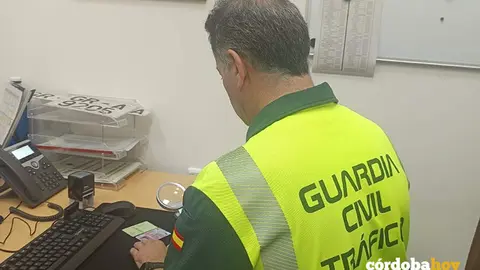 Agente de la Guardia Civil de Tr&aacute;fico de C&oacute;rdoba FOTO GUARDIA CIVIL