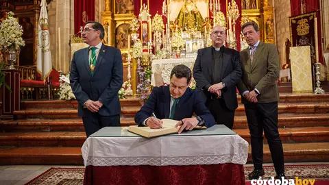 El presidente del PP de Andaluc&iacute;a y candidato a la reelecci&oacute;n de la Presidencia de la Junta, Juanma Moreno durante su visita a hermandades de Lucena FOTO FRANCISCO J. OLMO / EUROPA PRESS