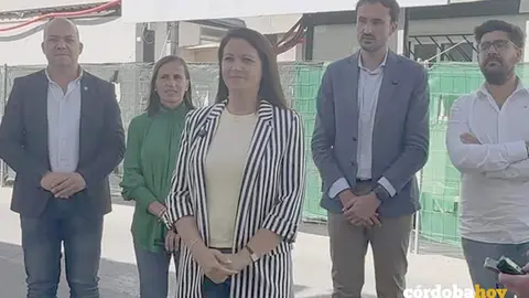 La cabeza de lista del PSOE de C&oacute;rdoba al Parlamento andaluz, Silvia Mellado, durante la reuni&oacute;n con trabajadoras del servicio de ayuda a domicilio FOTO PSOE DE C&Oacute;RDOBA