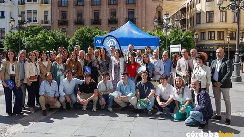 Acto de campa&ntilde;a del PP en la Plaza de Las Tendillas FOTO PP