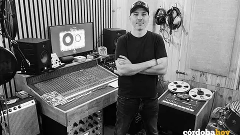 Alejandro S&aacute;nchez, guitarrista y compositor de Lady Coulson