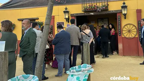 Colas para entrar en una caseta de la Feria de C&oacute;rdoba, en una imagen de archivo