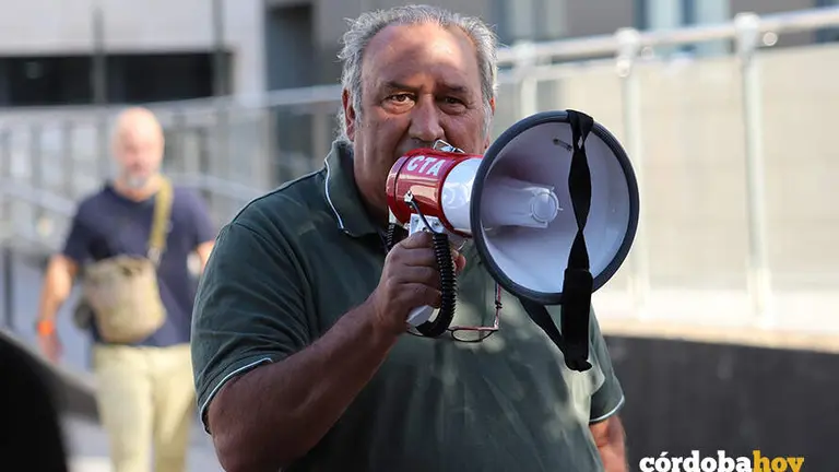 Protesta de CTA por el despido de dos trabajadoras en la empresa Forus en C&oacute;rdoba FOTO &Aacute;LVARO SANTOS L&Oacute;PEZ