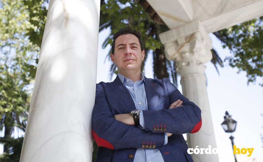 CORDOBA. 03/08/2016. ENTREVISTA A FRANCISCO DE LA TORRE PRESIDENTE DE HOSTECOR. FOTO: ROLDAN SERRANO. CORDOBA HOY.