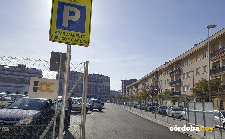 Aparcamientos en Santa Rosa (Valdeolleros), en una imagen de archivo