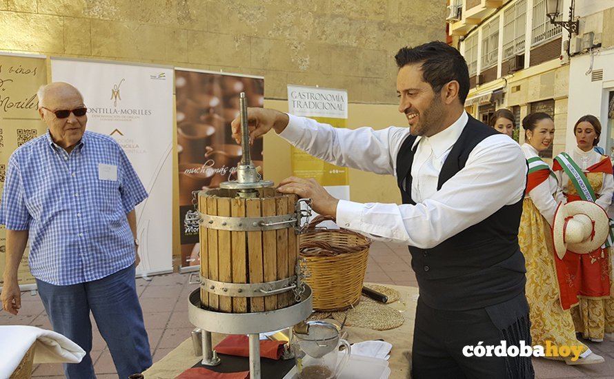 camarero de La Montillana