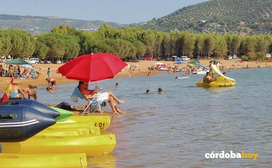 playa embalse iznajar 2