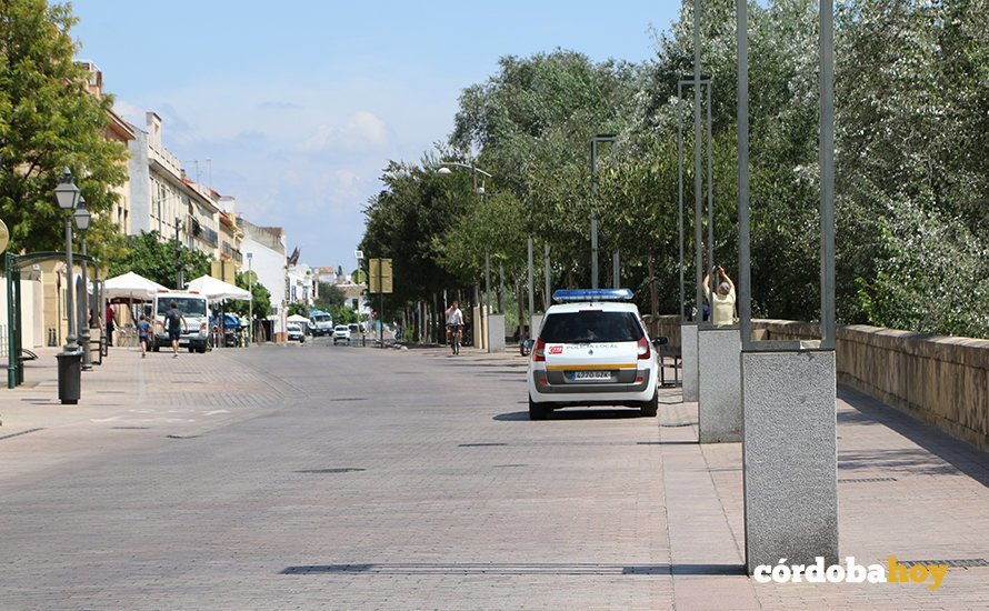Policía en el entorno de la Ribera