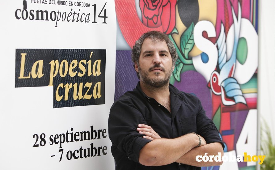 CORDOBA. 27/09/2017. ENTREVISTA A ANTONIO AGREDANO DIRECTOR LITERARIO DEL FESTIVAL COSMOPOETICA 2017 EN ORIVE. FOTO: ROLDAN SERRANO. CORDOBA HOY.