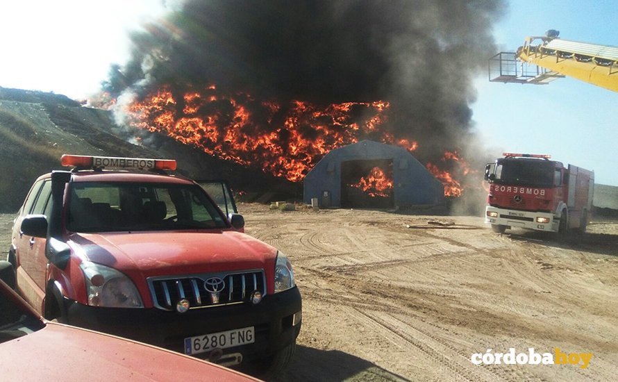 Incendio planta de reciclaje