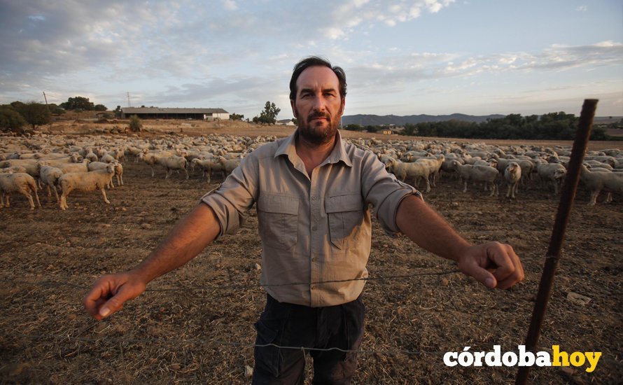 CORDOBA. 12/10/2017. ENTREVISTA AL PASTOR FELIPE MOLINA. FOTO: ROLDAN SERRANO. CORDOBA HOY.