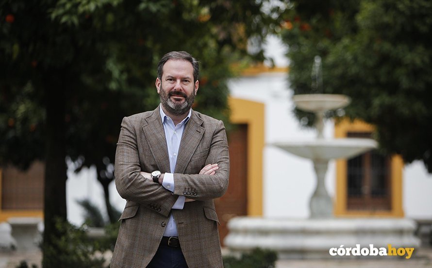 Adolfo Molina 9