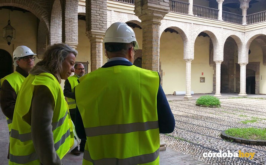 Ciudadanos y Palacio de Torrijos