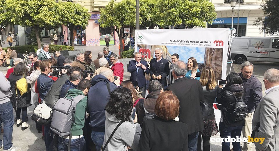 Preensa con la declaración de Medina Azahara como Patrimonio de la Humanidad