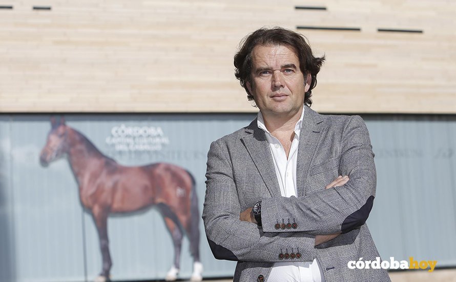 Con la imagen de Otoño del Caballo.