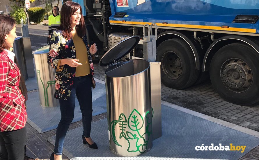 Contenedores de basura soterrados en Luque