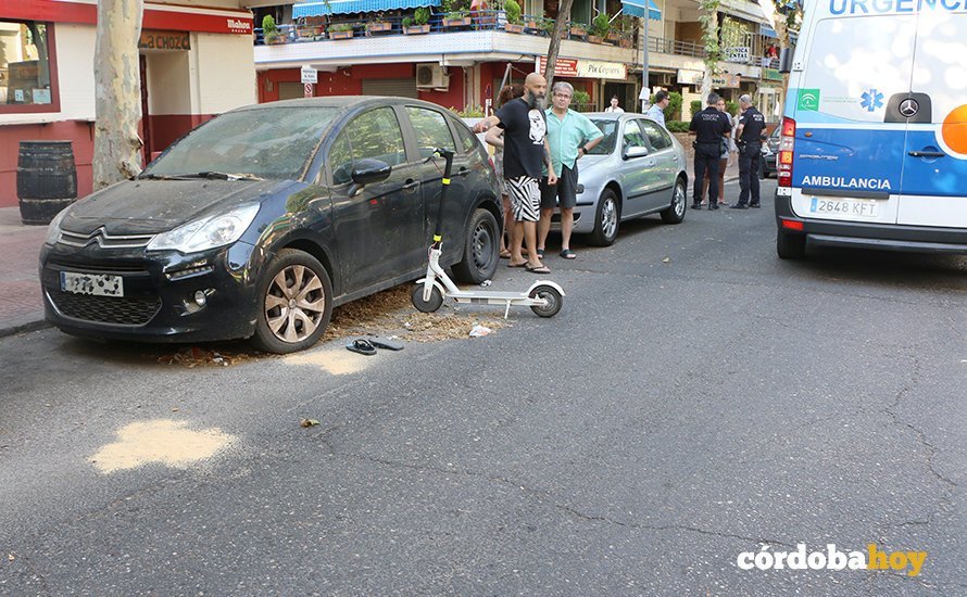 Accidente con un patinete en la calle de La Palmera