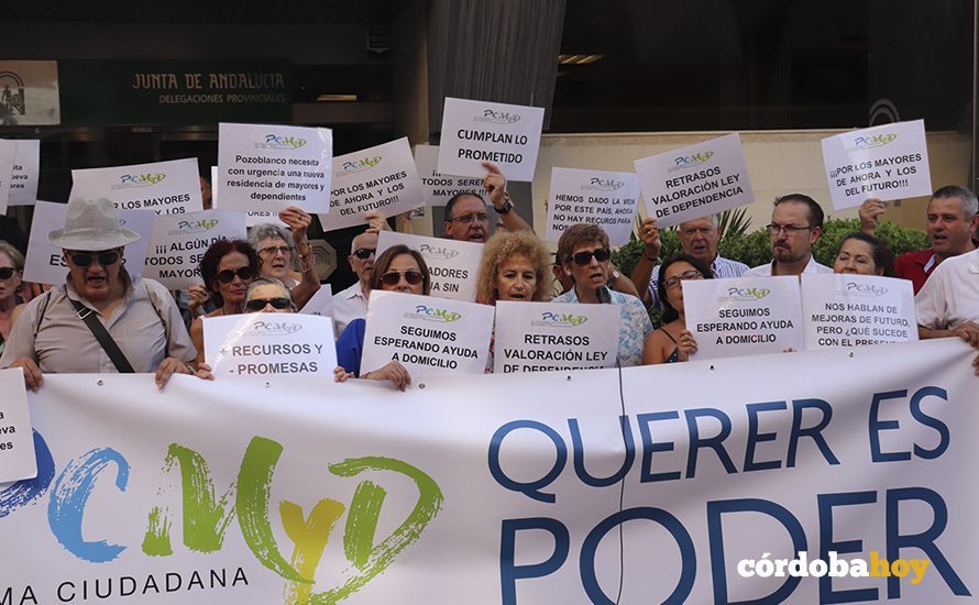 Protesta de la Plataforma Ciudadana en Defensa de las Personas Mayores y Dependientes de la comarca de Los Pedroches