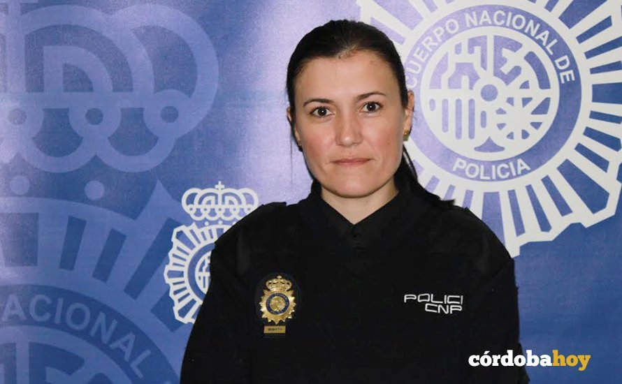 La inspectora de Policía Nacional en Córdoba Rosa María Ortiz cuando estaba de responsable de prensa
