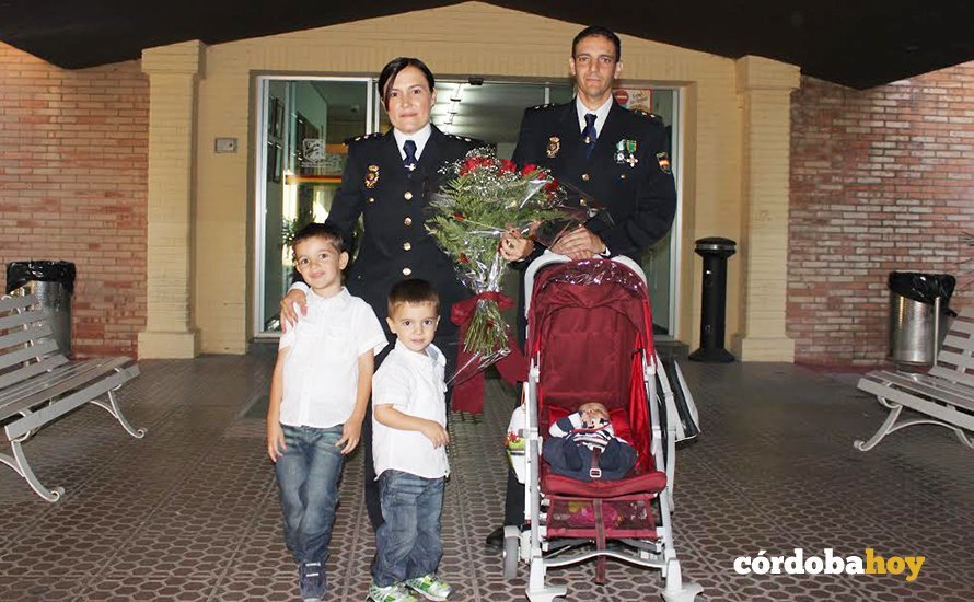 La inspectora de Policía Nacional en Córdoba Rosa María Ortiz celebrando el Patrón con su familia