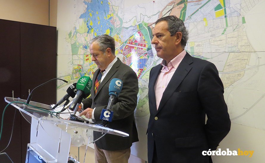 Salvador Fuentes y Rafael Merino en la Gerencia de Urbanismo