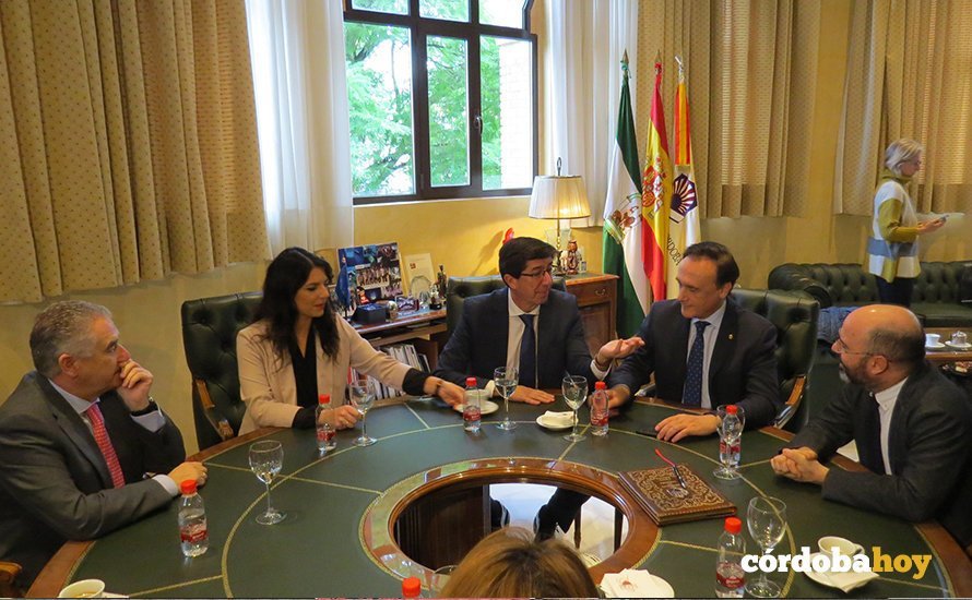 El vicepresidente de la Junta, Juan Marín, y el rector en la reunión mantenida