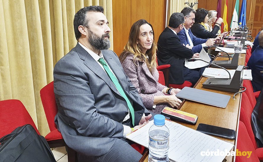 Los concejales de Vox, Rafael Saco y Paula Badanelli
