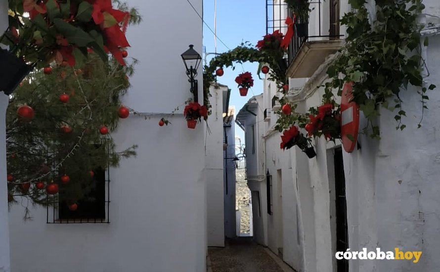 Barrio de la Villa, en Priego, con adornos navideños 2