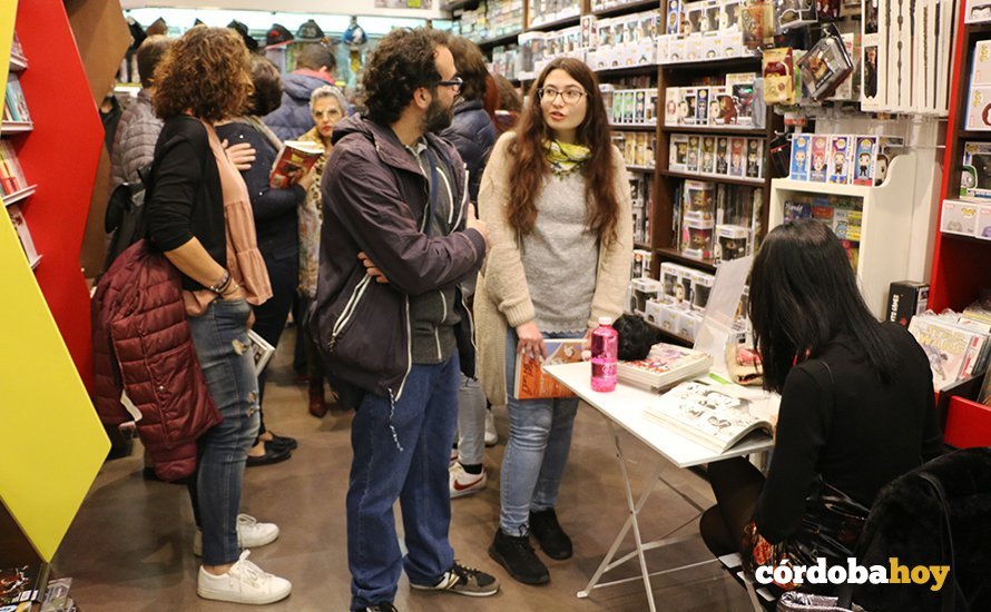 Firma de Planeta Manga en Crash Cómic