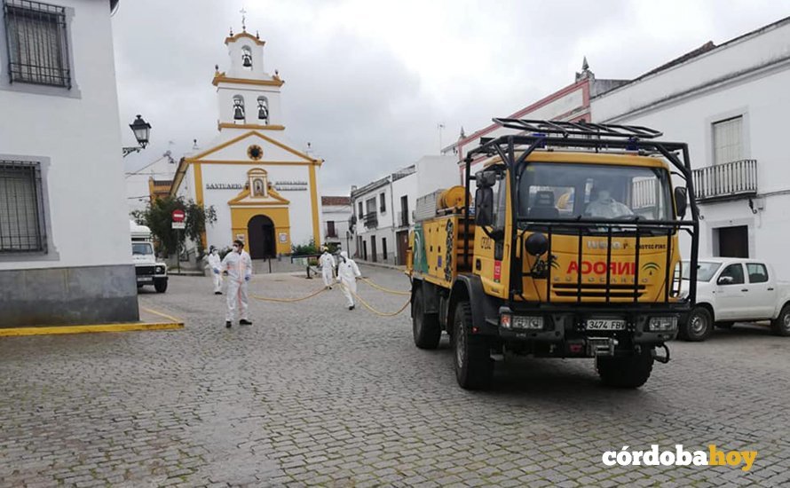 Desinfección en las calles de Villaviciosa de Córdoba