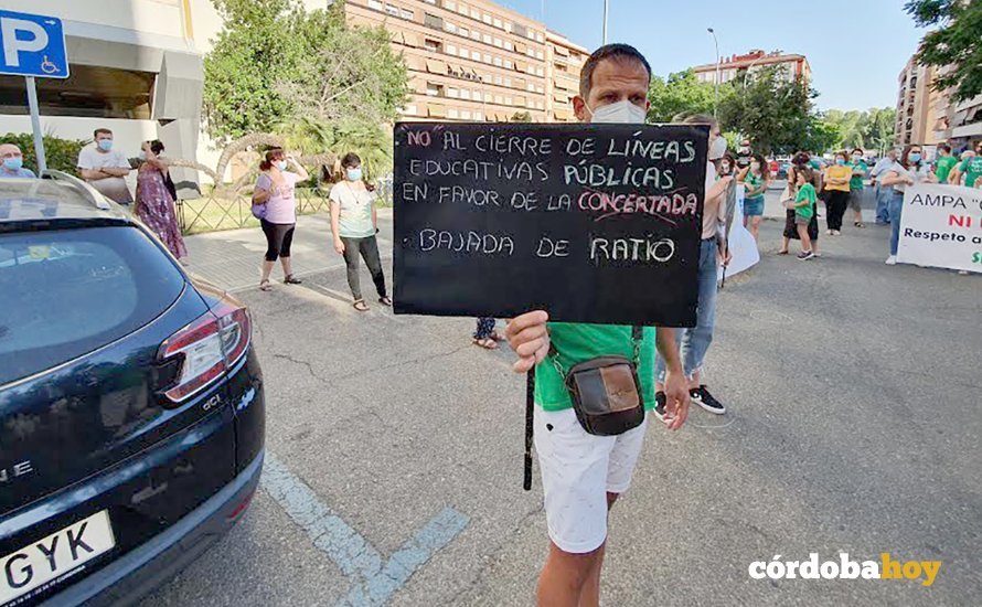 Manifestación en defensa de la educación pública