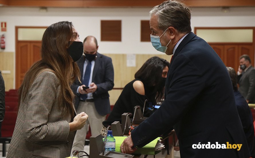Paula Badanelli y Salvador Fuentes en el Pleno