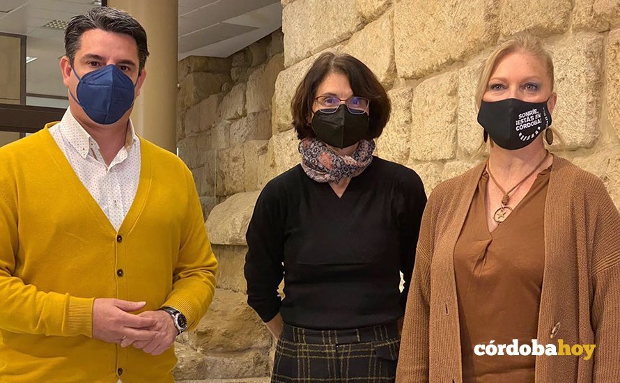 Pedro García, Amparo Pernichi y Cristina Pedrajas