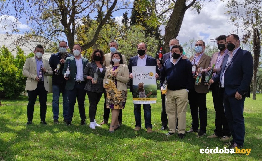 Representantes de las bodegas y lagares del proyecto sobre vinos en rama