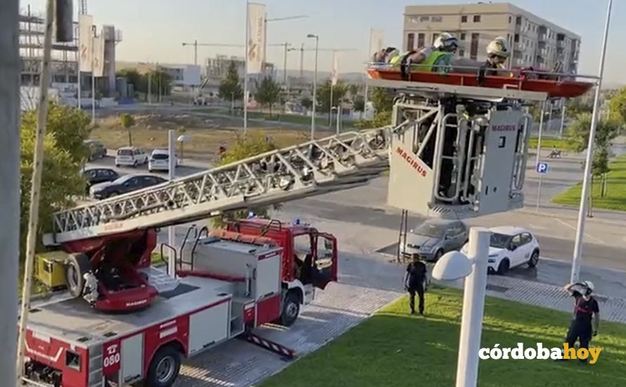 Rescate por los bomberos de un trabajador herido en una obra de Turruñuelos