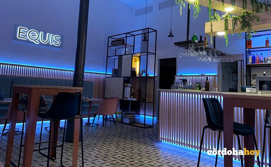Interior del restaurante Equis Neotasca