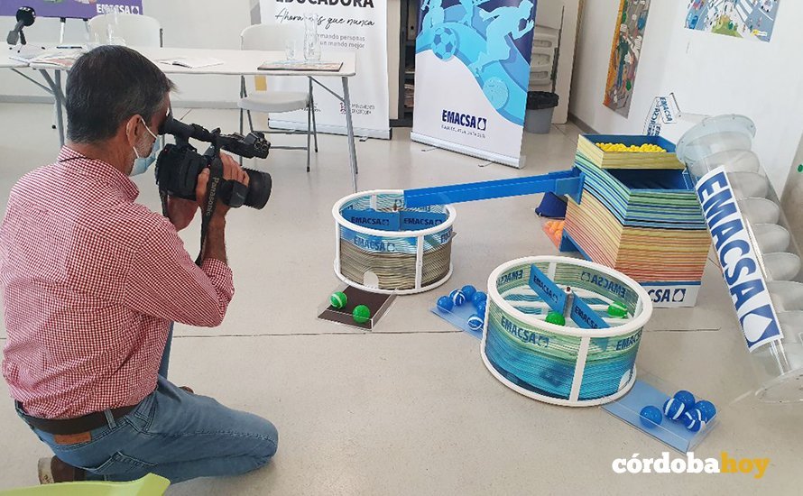 Presentación de la oferta educativa de Emacsa con talleres para escolares