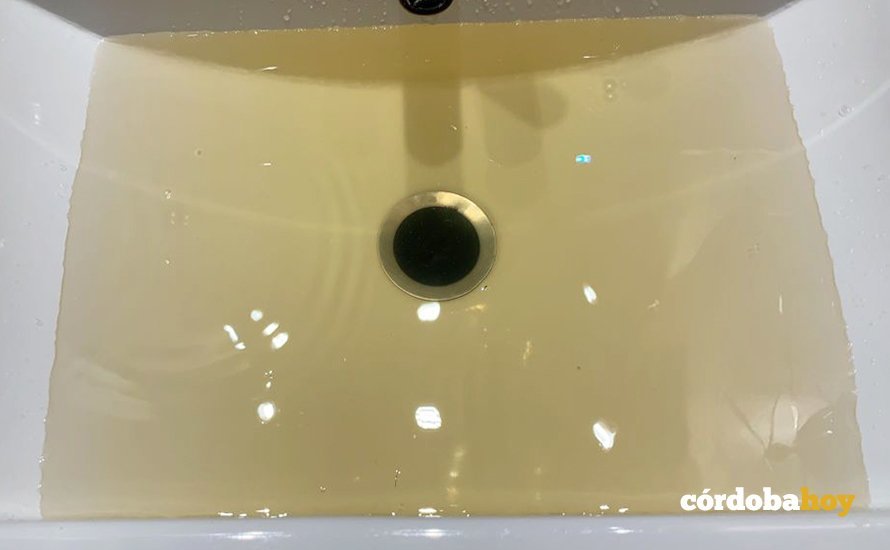 Estado del agua en la urbanización Las Jaras de Córdoba
