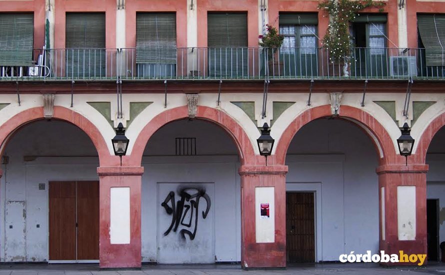 Ejemplo de las farolas que plantean los tres colectivos para ubicarlas en La Corredera