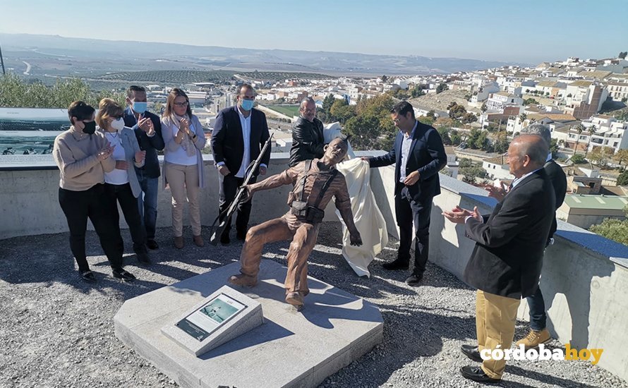 Inauguración de la estatua homenaje a la foto de Robert Capa 'Muerte de un miliciano en Espejo