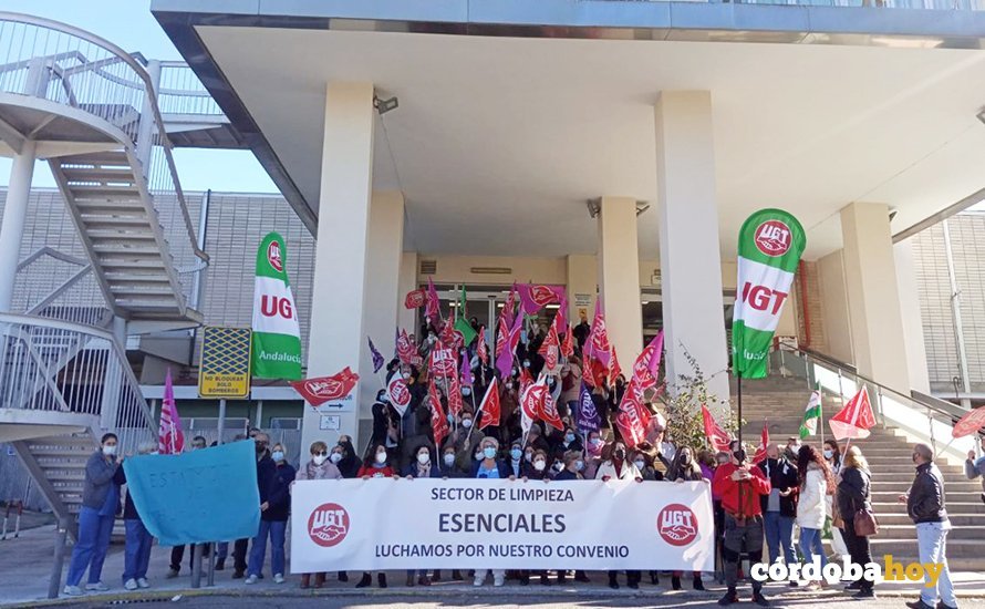 Huelga de trabajadoras de la limpieza en el Hospital Provincial
