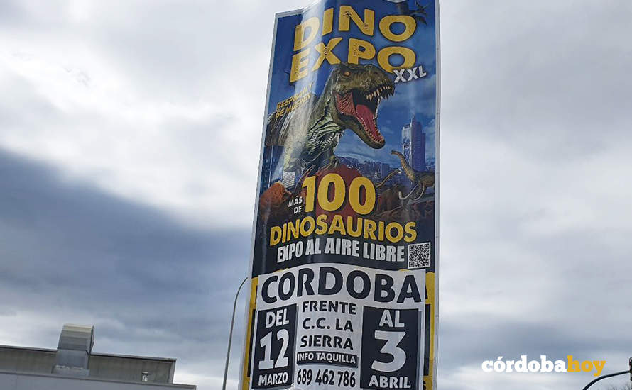Cartel anunciador de Dino Expo XXL en Córdoba