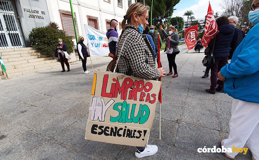 Concentración de mujeres de la limpieza en Córdoba