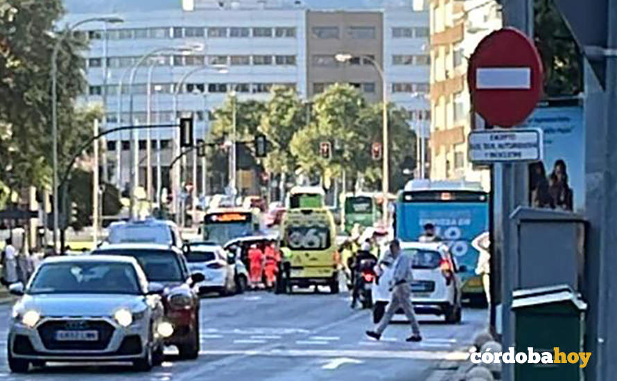 Atropello de una mujer frente a la Diputación de Córdoba, en la Plaza de Colón