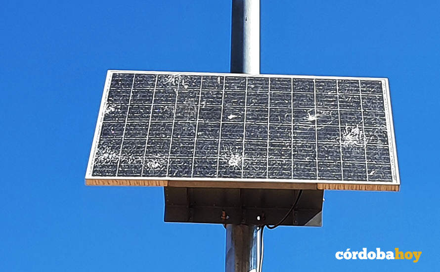Panel solar nuevamente apedreado en el Parque de Levante