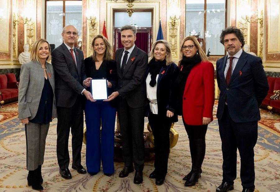 Los miembros del PP en la comisión de Transportes, Movilidad y Agenda Urbana del Congreso de los Diputados tras la aprobación de la moción el pasado jueves