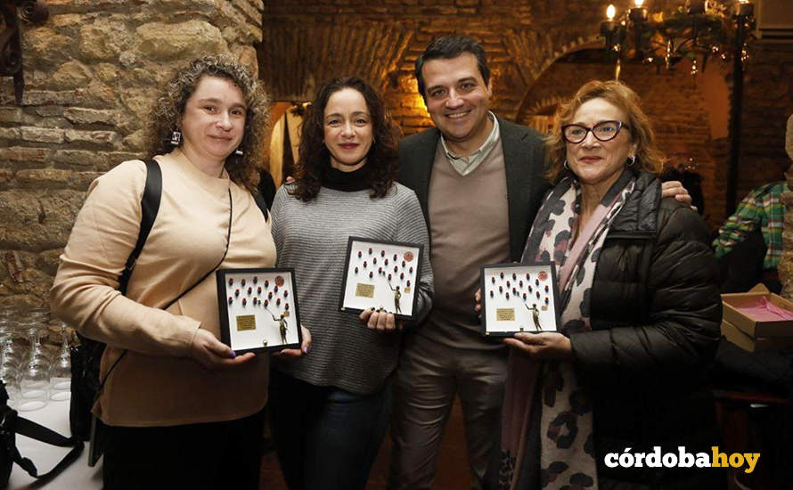 Propietarias de Patios celebran con el alcalde, José María Bellido, el X aniversario de la declaración como Patrimonio de la Humanidad